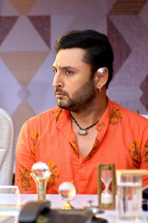 Rashi Follows Dushyant