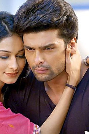 Arjun Admits Maya To Hospital