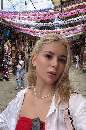 Angelique Lapiedra Angelique Lapiedra
