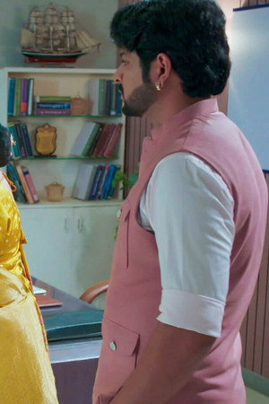 Vasundhara blackmails Anupama