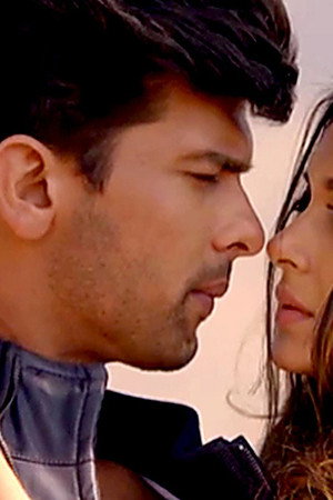 Maya Proposes Arjun