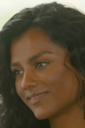 SIMONE ASHLEY (Bridgerton): HER EXPLOSIVE RISE TO FAME AND HER THERAPY