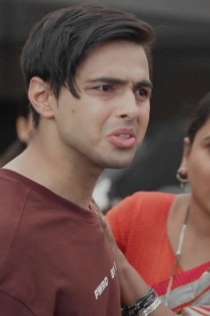 Amu asks Virat for her job back