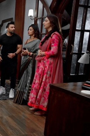 Pihu misbehaves at the party