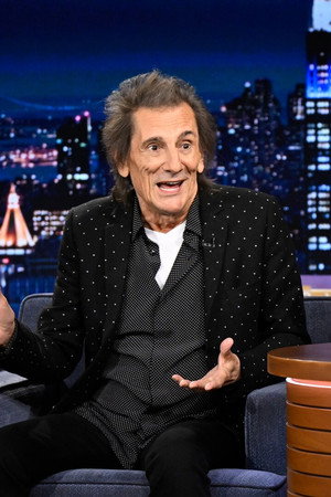 Ronnie Wood, Molly Gordon, Daniel Dae Kim, Kim Petras