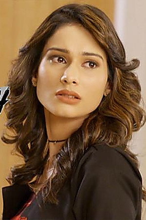 Arjun Admits Maya In Hospital