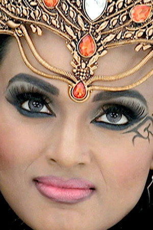 Daityani Cuts Meher's Hair