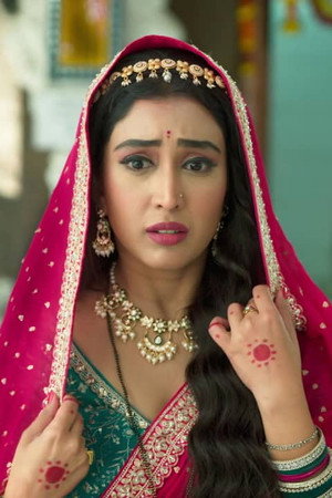 Saavi and Latika’s Meeting At The Temple