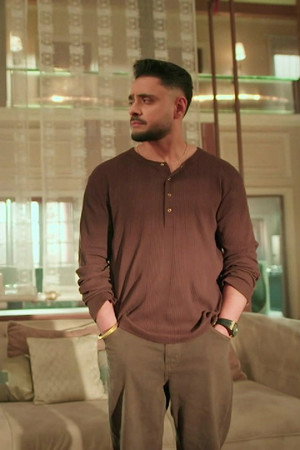 The Past Overwhelms Mannat