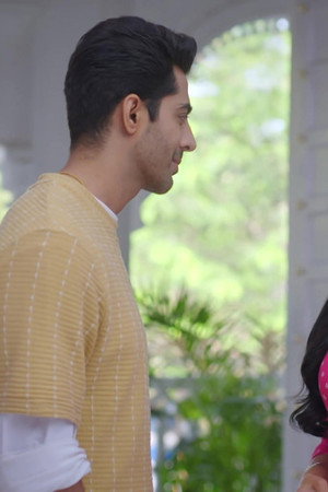 Yuvraaj Stands by Taara