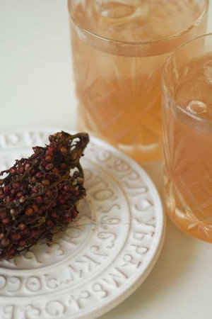 Learn How To Make Sumac Lemonade