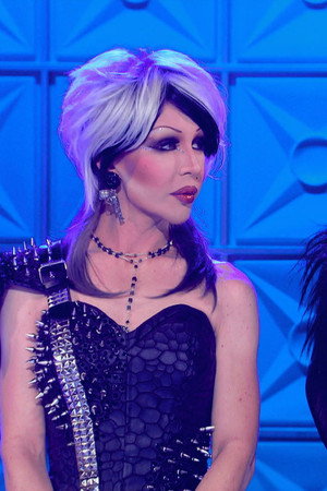 Queens Behaving Badly
