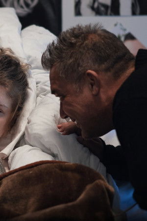 Hold mig fast. Før jeg forsvinder