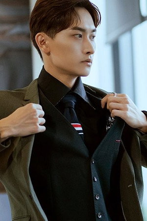 ROUND 6 To him, I'm Different from Others