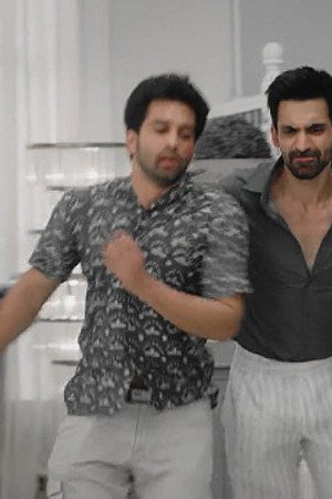 Virat saves Amruta