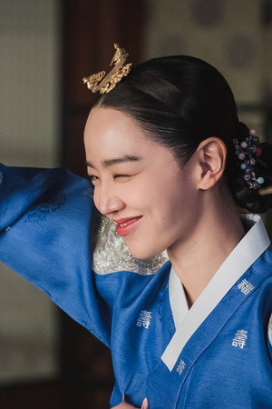 Between Understanding and Misunderstanding