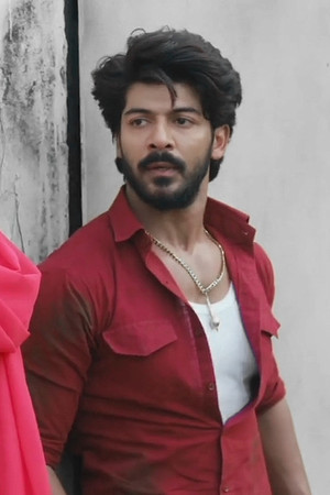 Sneha and Siddhu evade suspicion