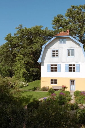 Gabriele Münter and her house in Murnau