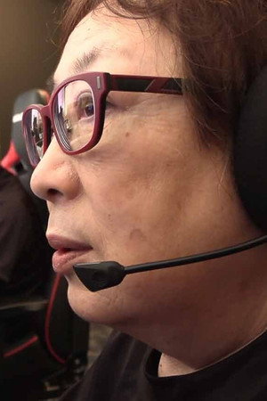 Aiming for Glory: Japan's Senior Esports Team