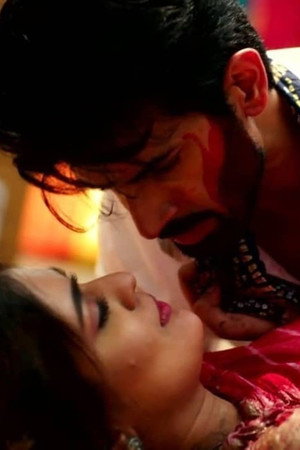 Neeti Records a Video of Shiv and Ishani