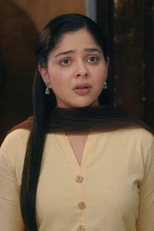 Rajni Steps in to Help Gopal and Pushpa