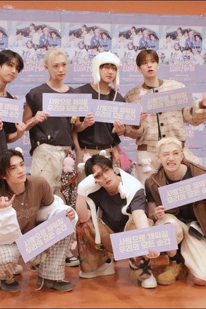 Stray Kids 6TH FANMEETING ‘𝗦𝗧𝗔𝗬 𝗶𝗻 𝗢𝘂𝗿 𝗟𝗶𝘁𝘁𝗹𝗲 𝗛𝗼𝘂𝘀𝗲’ Behind Ep.01｜2026 STAYweeK