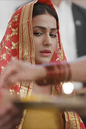 Sneha accepts Shantanu's proposal