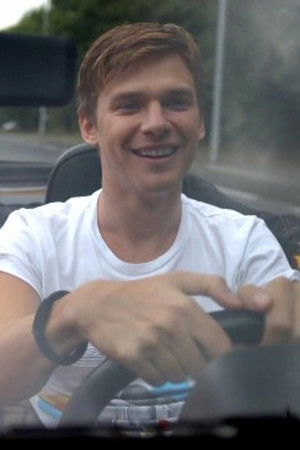 Lež má rozbité auto