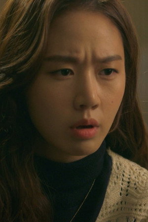 Eun Ji Finds A Lead