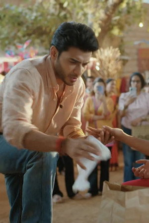 Aadhya Backs Shivaay