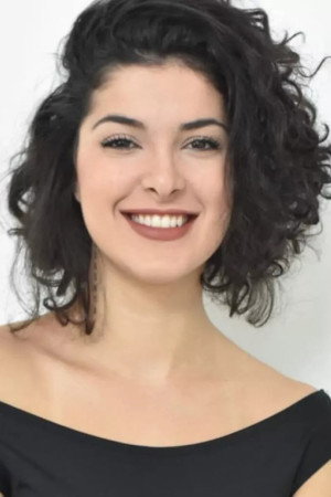 Giovana Fagundes Giovana Fagundes