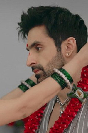 Dildar accepts Amu as his daughter in law