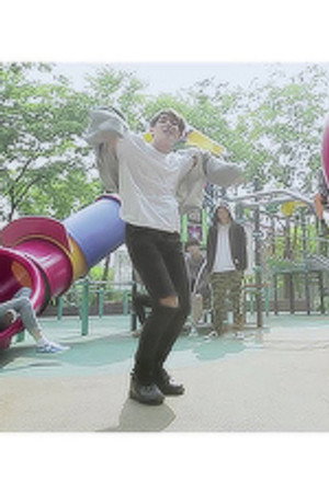방탄소년단 V app Self CF (쩔어 32" ver.)
