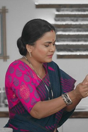 Virat saves Amruta and Bhavani's life