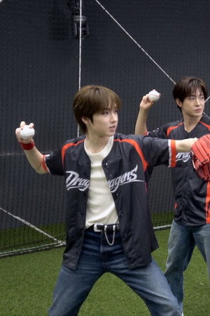 ▦ I went to cheer them on so they could get the ball into the square . . . ⚾️ 🧢  | Weiquan Dragons First Pitch Behind