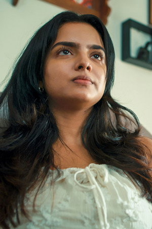 Madhu Convinces Girija!