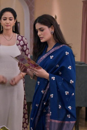 Karthik Invites Vrinda for Dinner