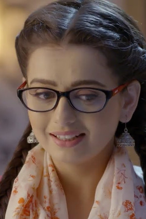 Naksh Threatens to Show Paakhi and Natasha’s Photos to Baa