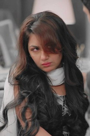 Virat hides Amu fron his family