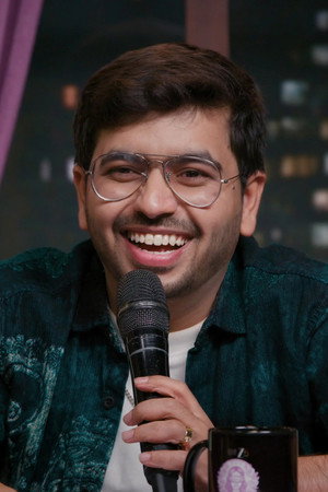 Gaurav in Focus, Onkar Takes Note