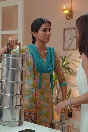 Sneha sees Siddhu at Purvi's house