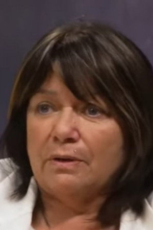 HER FATHER RAPED HER, FATHERED 7 CHILDREN WITH HER, AND HELD HER CAPTIVE IN THE ATTIC UNTIL SHE WAS 37