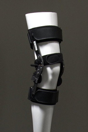 Center Bridge Knee Braces