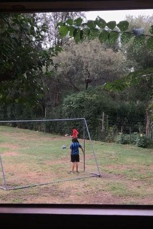 Mis hermanos juegan al futbol
