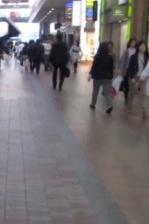 TROLLING JAPAN (全身タイツ現れる？!)