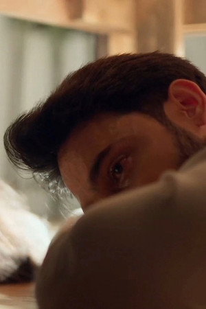 Seher comforts Mahid