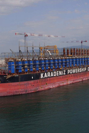 Giant Power Station, Smallest Aircraft