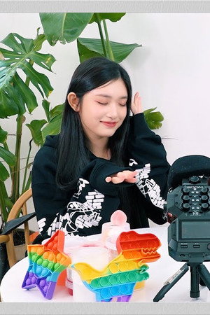 ASMR Challengers (with LIZ x LEESEO)