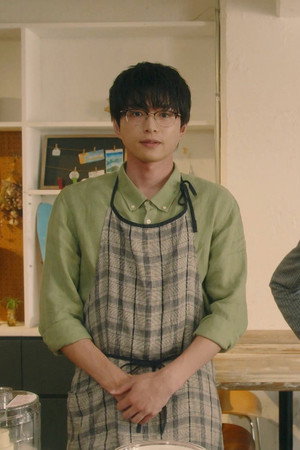 Single dads with complicated pasts living together!?