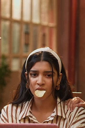 Maira and Mukti try to set up Abhira and Armaan